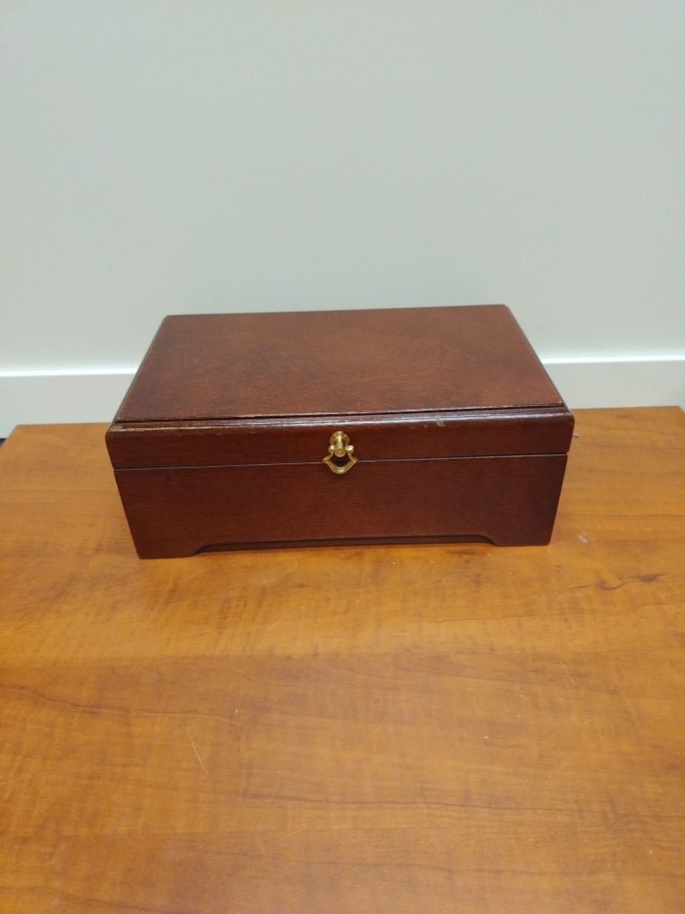 VTG International Silver Company Wooden Jewelry Box W/ Red Velvet Lining 10X6X4"